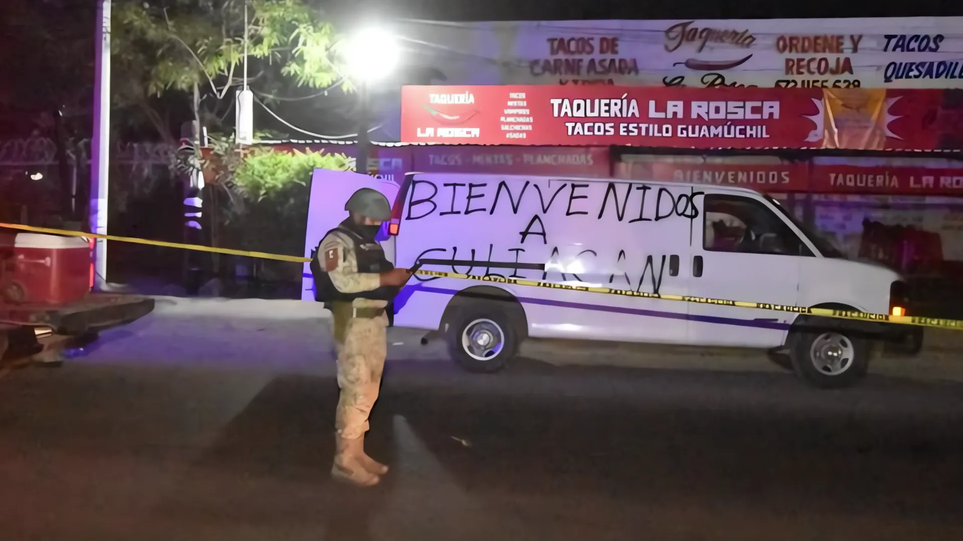 Terror en Culiacán: Van abandonada con cinco cuerpos