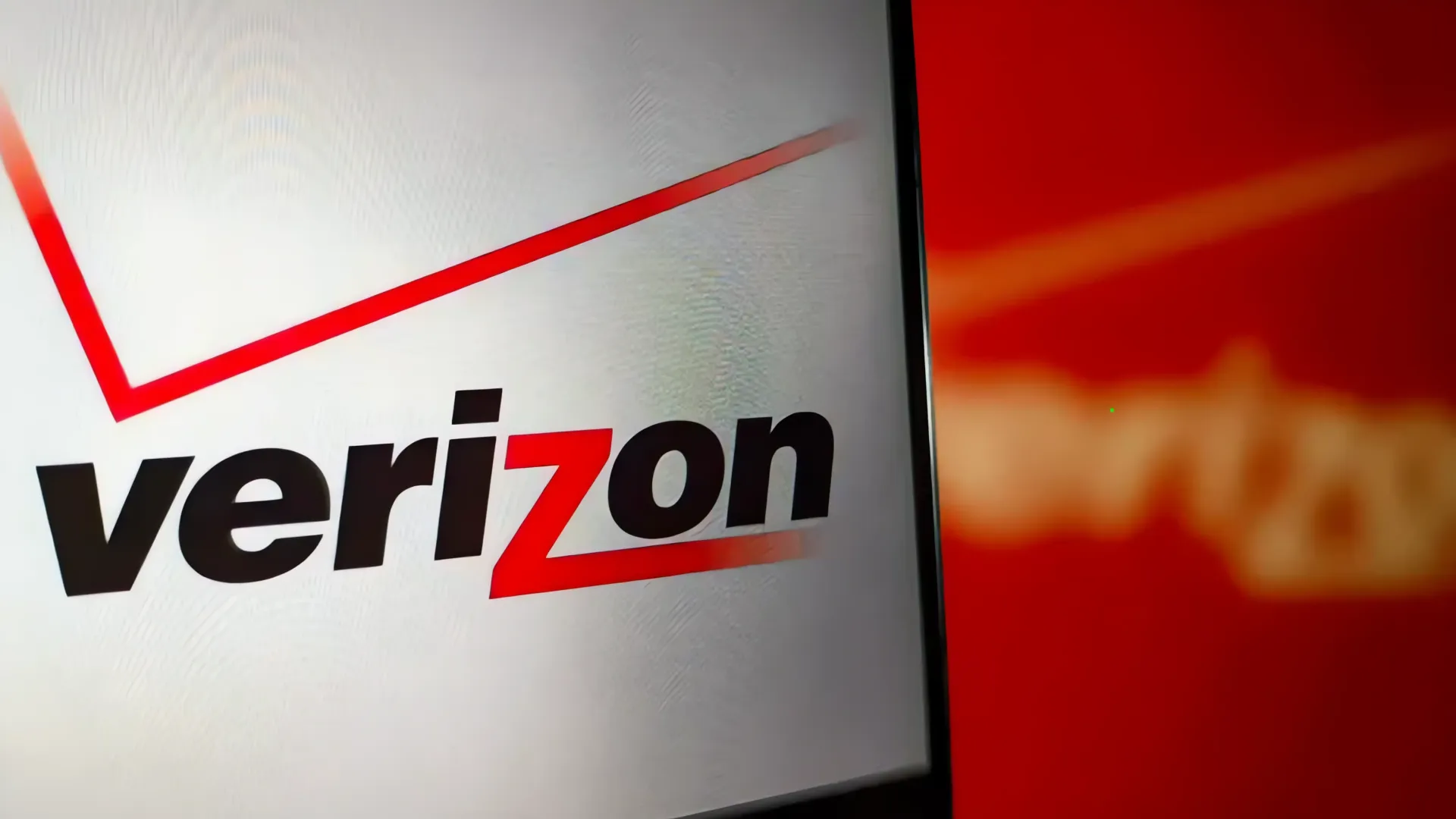 ¿Tu teléfono está en "SOS"? Miles reportan fallas en Verizon