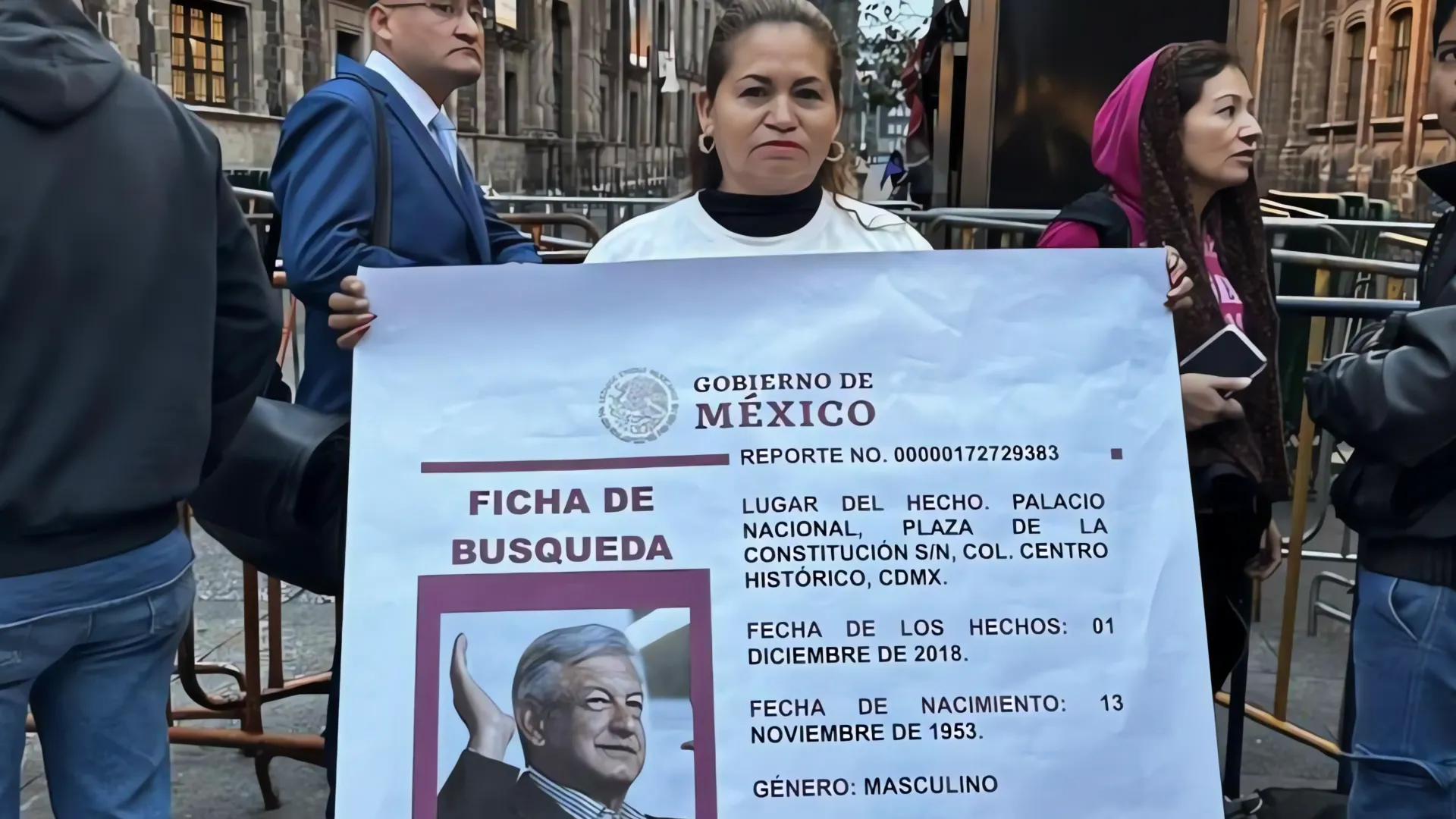 Madres Buscadoras: Una madre clama por justicia frente a Palacio Nacional