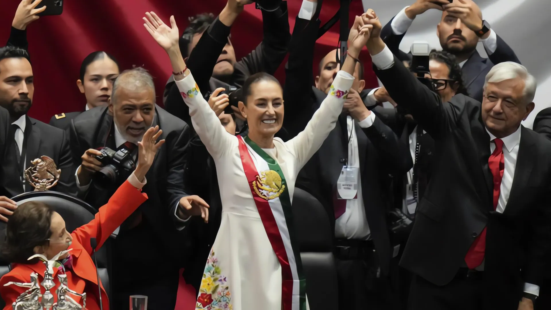 Peña Nieto felicita a Sheinbaum como primera presidenta de México