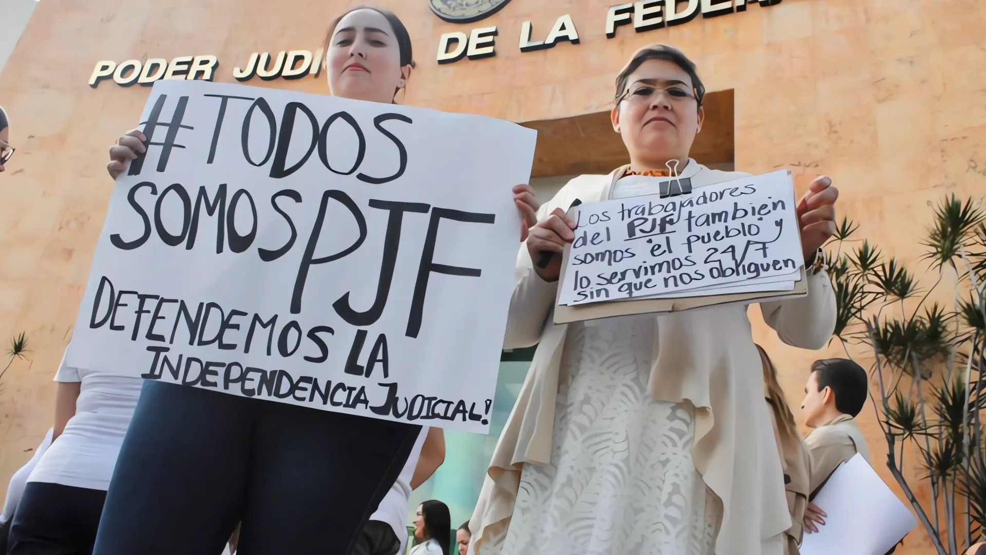 Protestas contra reforma judicial manchan el inicio de Sheinbaum en Ciudad de México