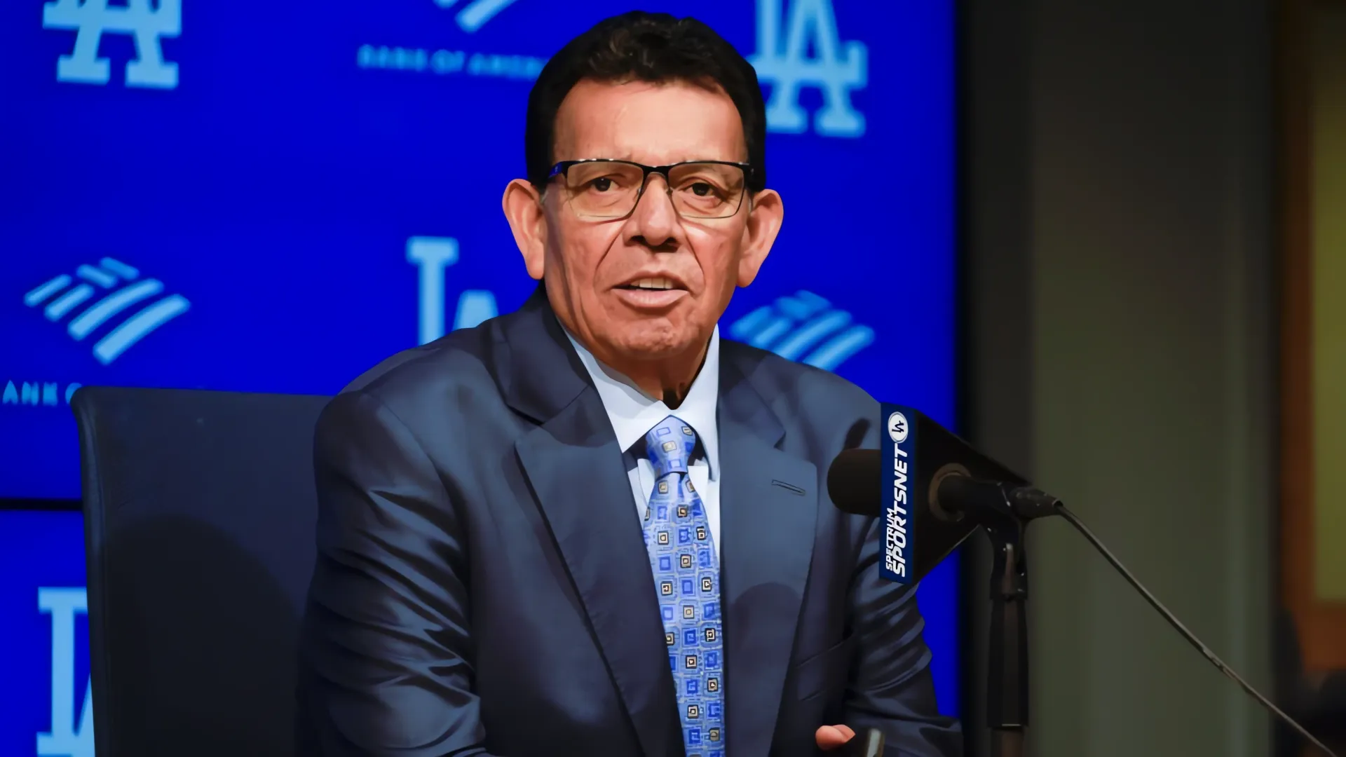 Fernando Valenzuela se aleja de la cabina de los Dodgers para enfocarse en su salud