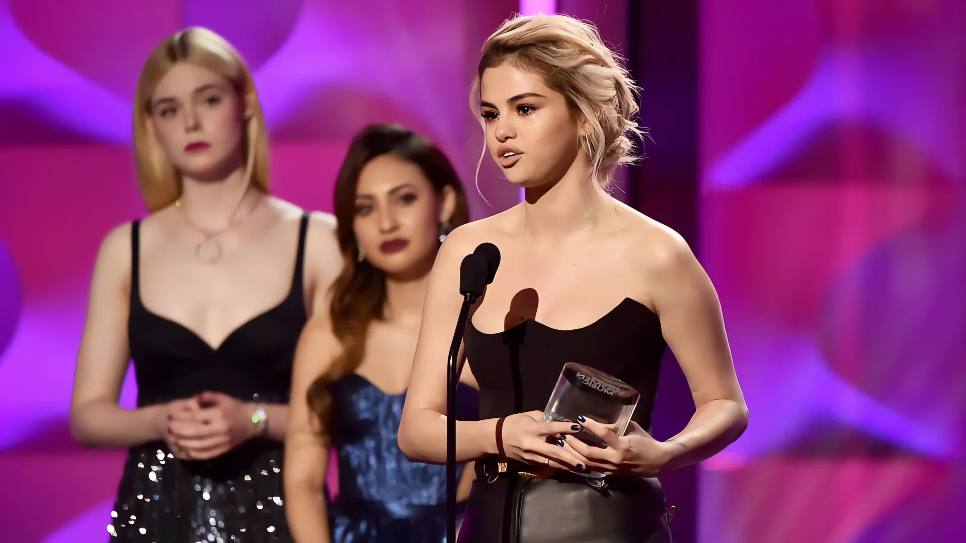 Selena Gomez saluda con cariño a las madres de Travis Kelce, Beyoncé y Billie Eilish