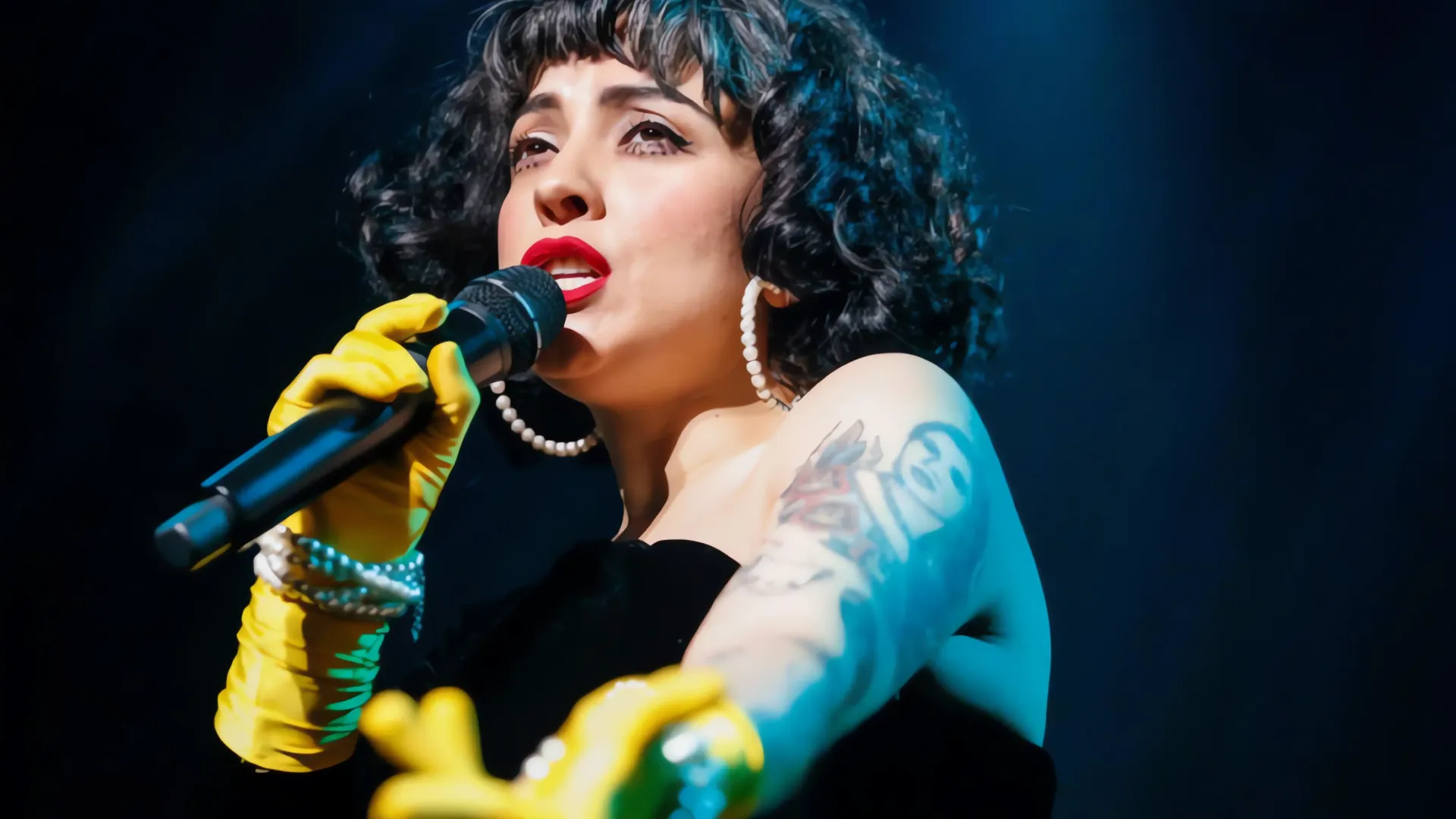 Mon Laferte: La estrella que fusiona música y activismo por los derechos de las mujeres