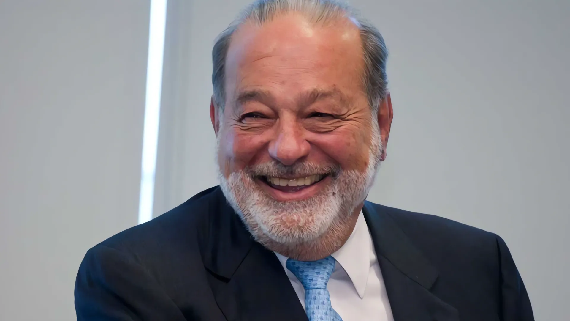 ¿Trabajar más para jubilarse más tarde? La polémica propuesta de Carlos Slim que divide a México