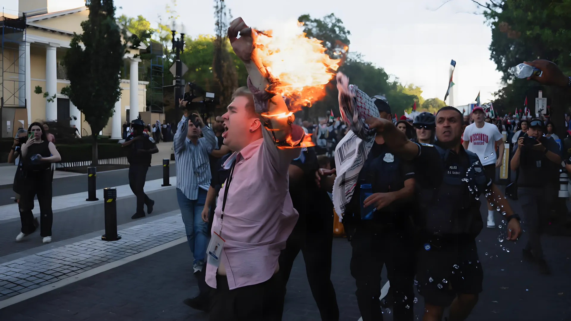 Antorcha Humana: El grito de un reportero ante la guerra en Gaza