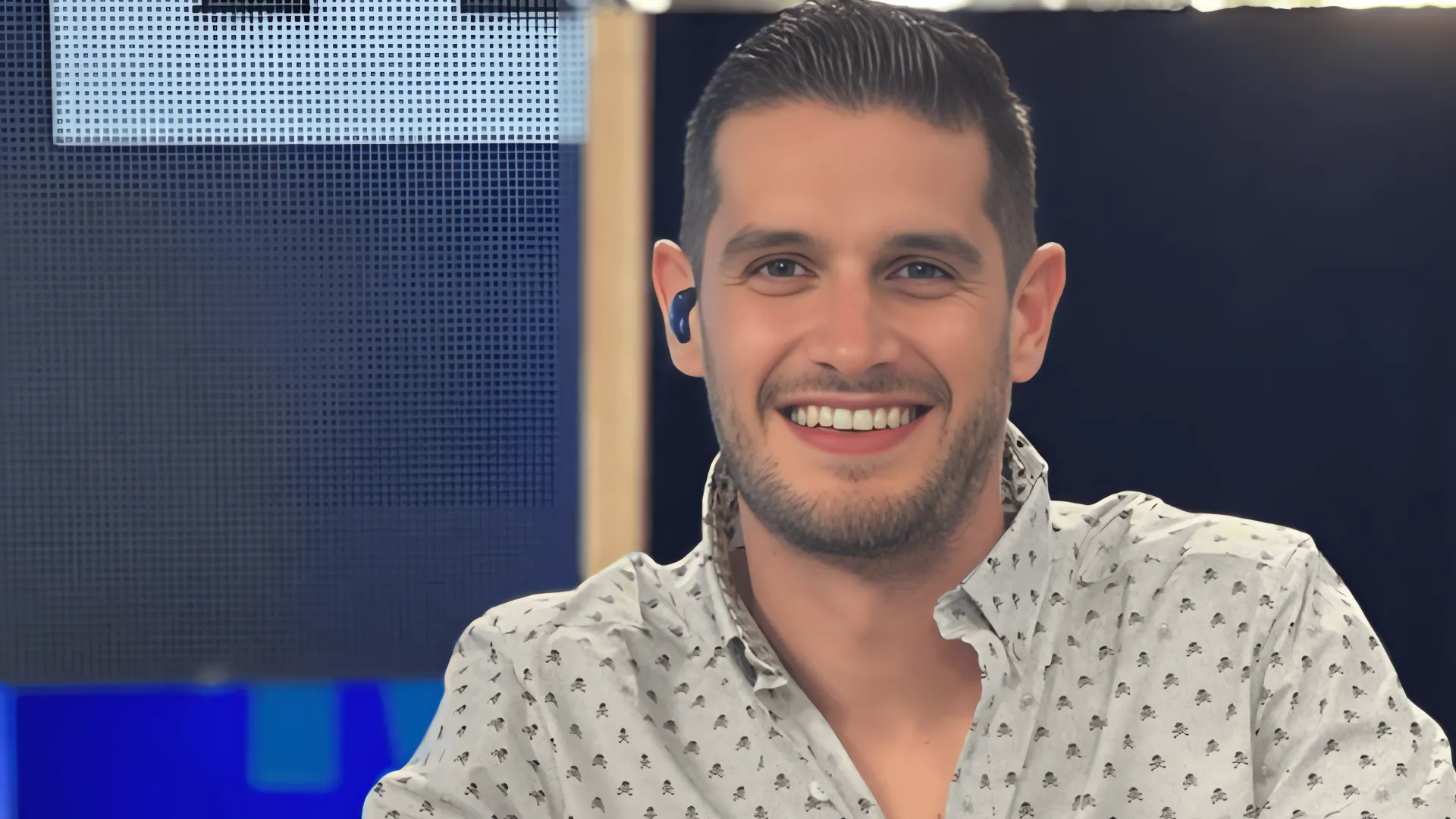 ¿Adrián Marcelo a TV Azteca? La verdad detrás del rumor que encendió las redes