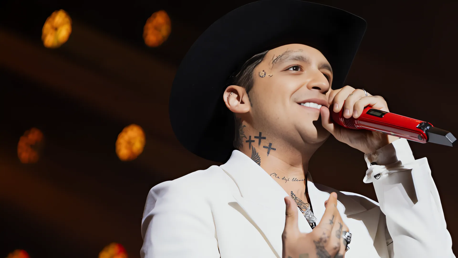 ¿Fiesta o malestar? La verdad detrás de la hospitalización de Christian Nodal