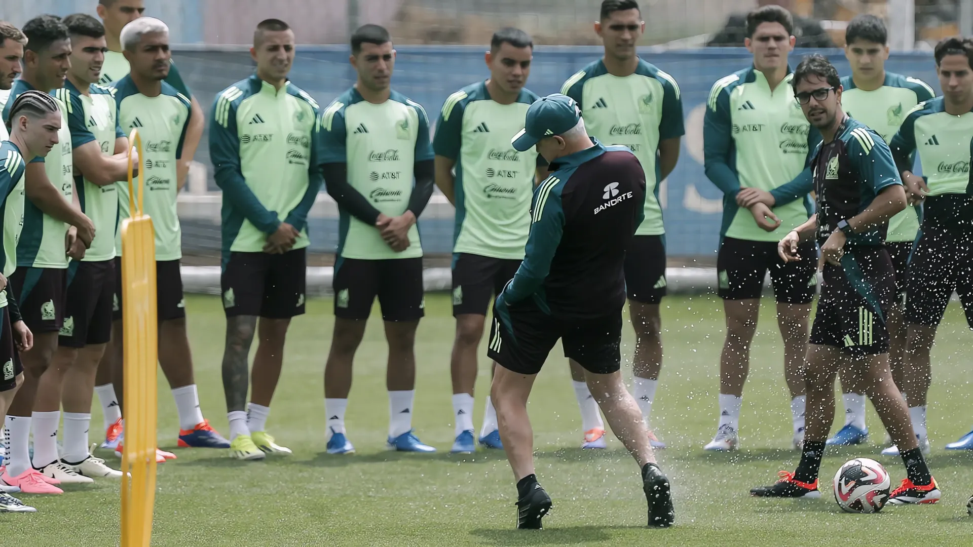 México se prepara para duelos amistosos: Berterame, Guardado y Vargas, las novedades