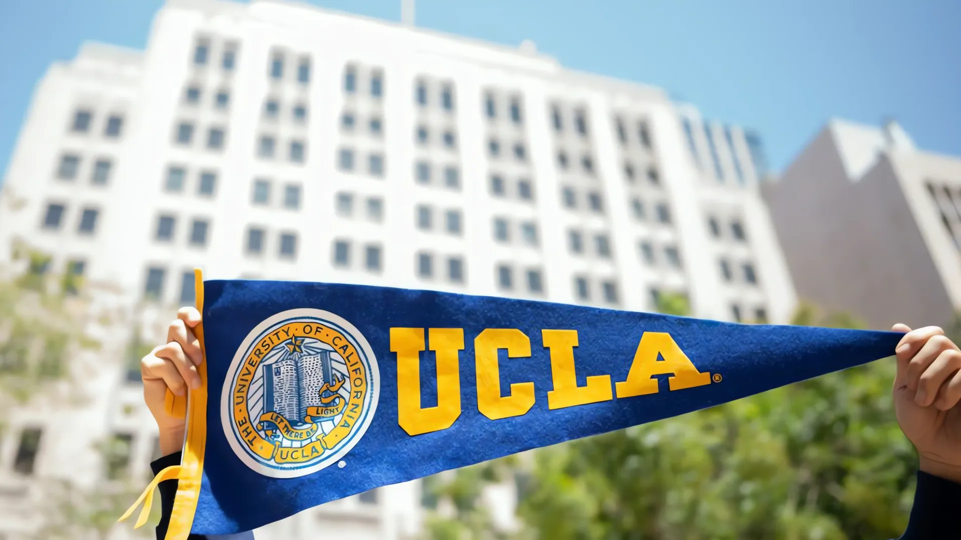 Estudiantes de UCLA hospitalizados tras consumo de bebidas sospechosas