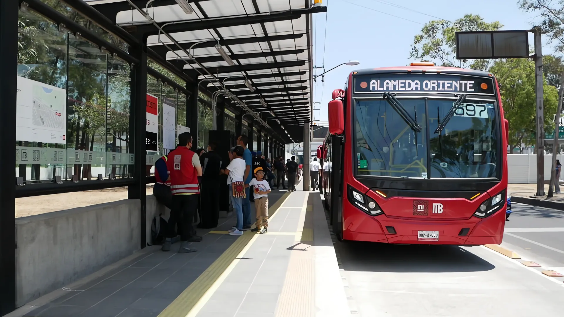 Metrobús Línea 4 lanza programa para cuidar la salud mental de sus conductores