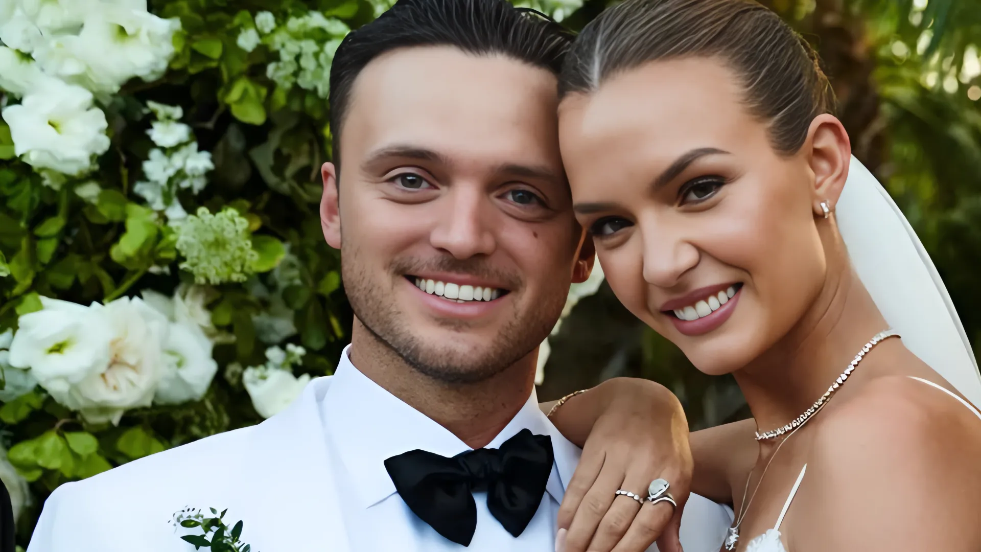 Josephine Skriver y Alexander DeLeón: una boda de ensueño tras la espera