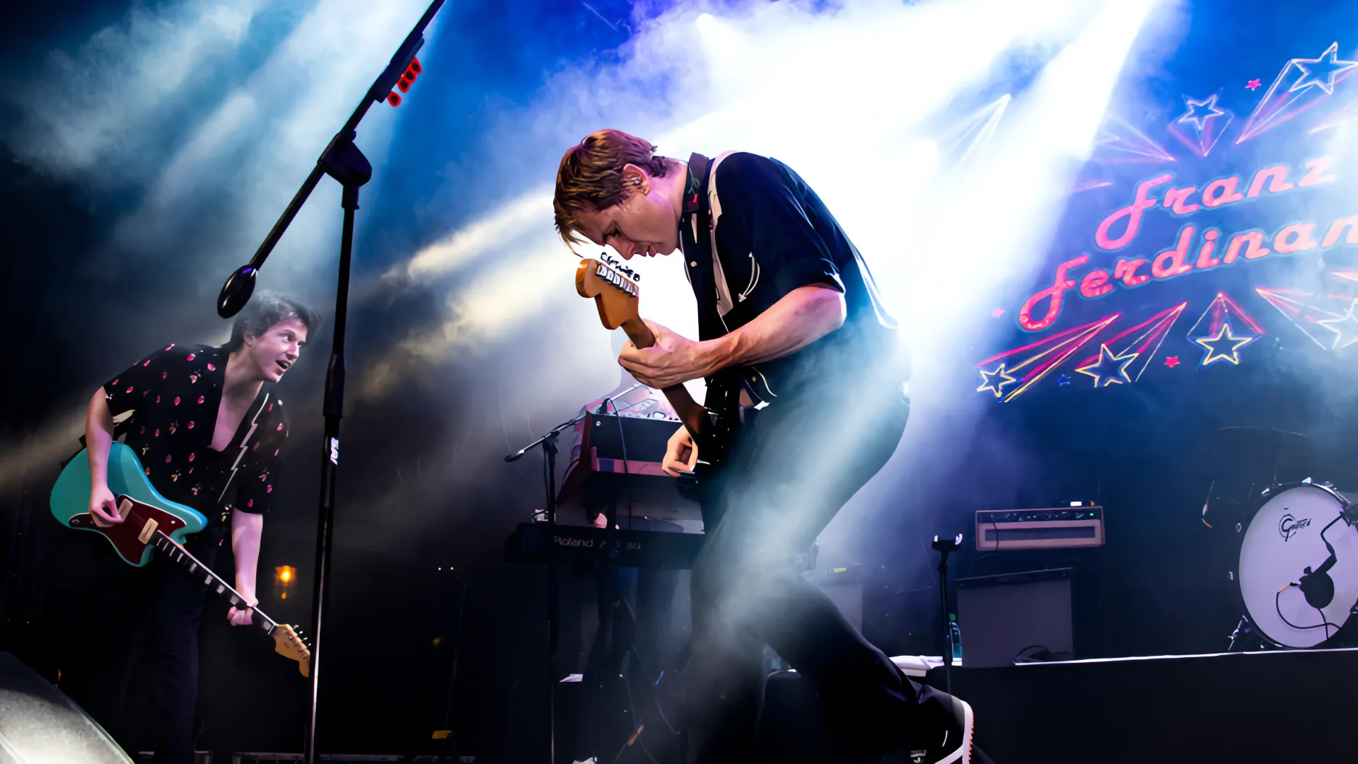 Bajista de Franz Ferdinand denuncia peligro en Querétaro: Un registro sin tapa amenaza la seguridad