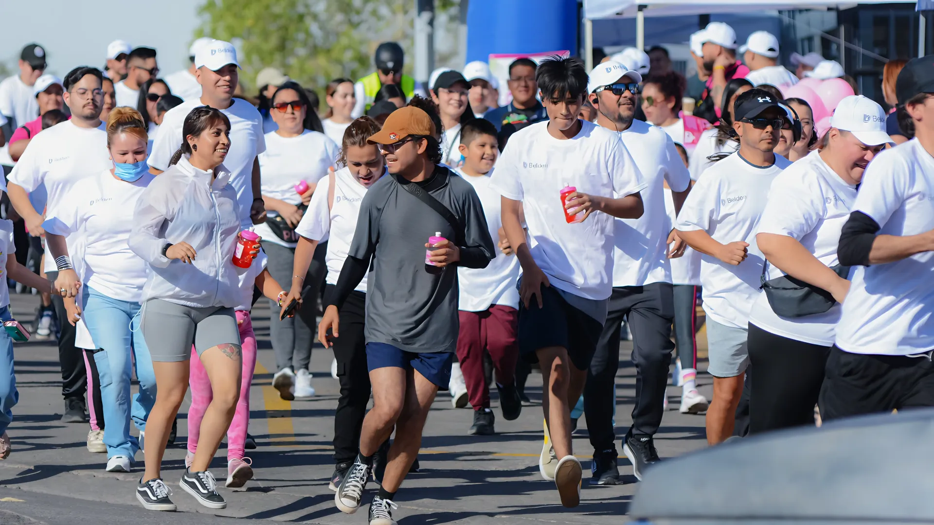 Empresa Belden realiza carrera en Nogales para concientizar sobre el cáncer - FOTOS