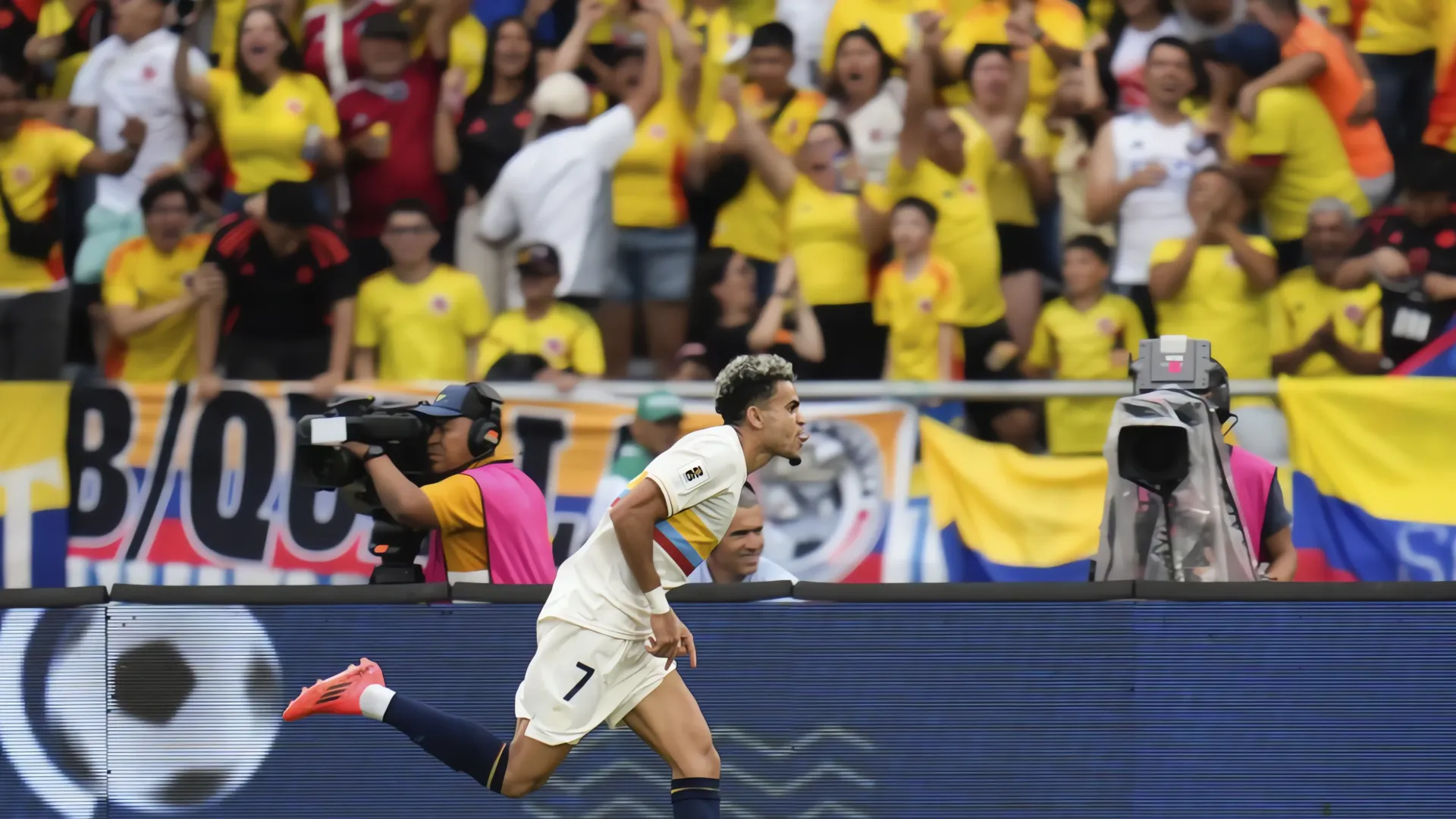 Colombia Aplastó a Chile: James Rodríguez y una Victoria Contundente