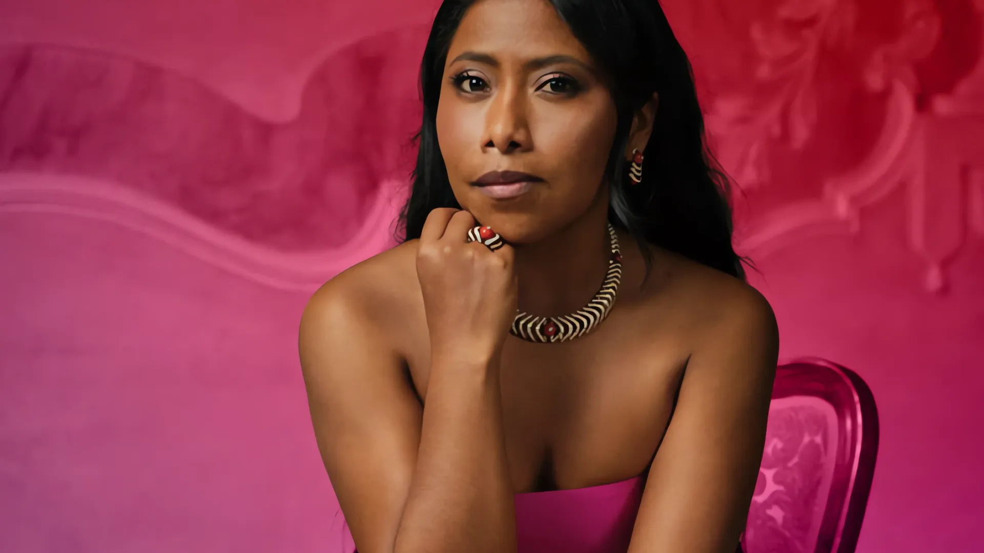 Yalitza Aparicio: Un Ángel Oaxaqueño en el Desfile de Victoria's Secret