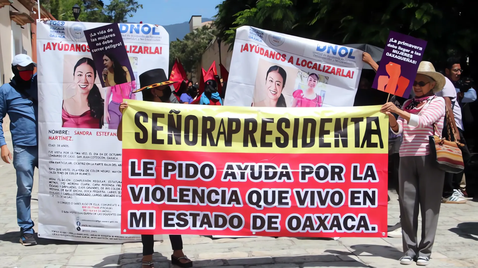 Familiares de Sandra Domínguez marchan en Oaxaca exigiendo su presentación con vida