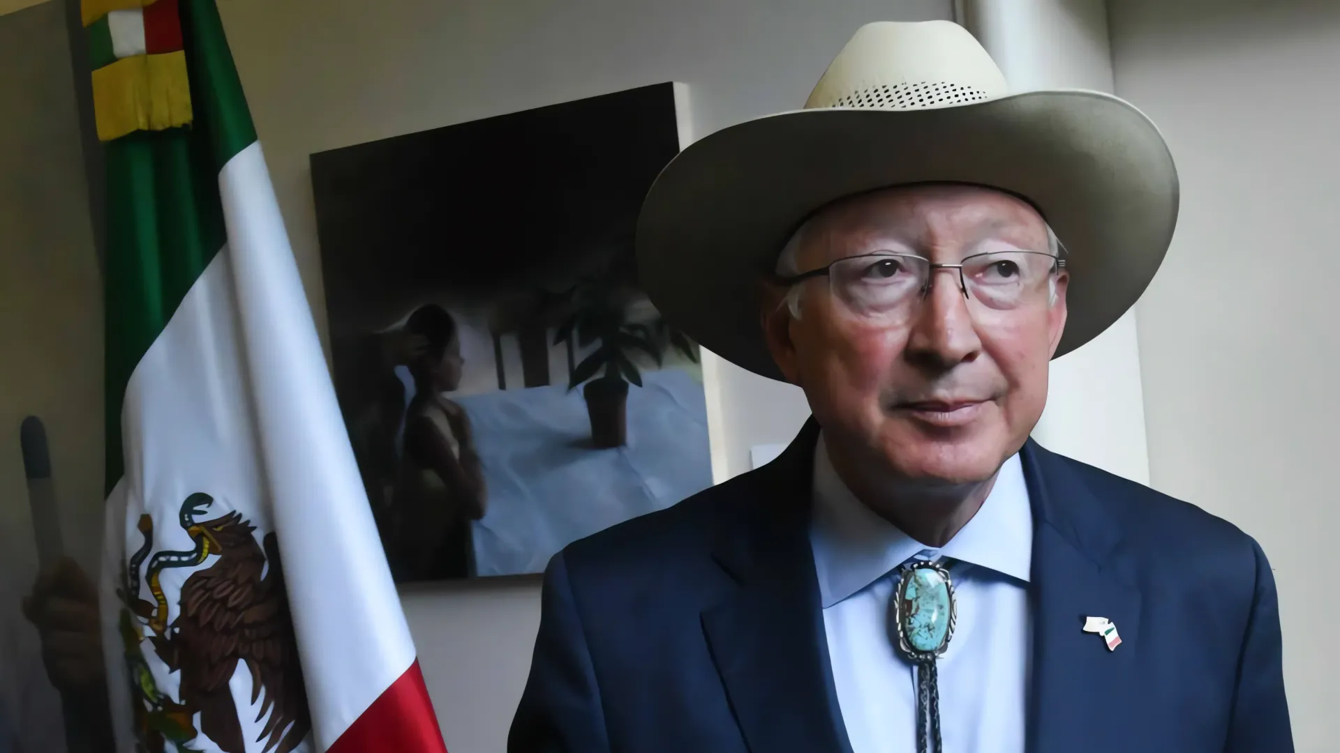 Ken Salazar: Diálogo entre Estados Unidos y México "es fuerte, profundo y auténtico"