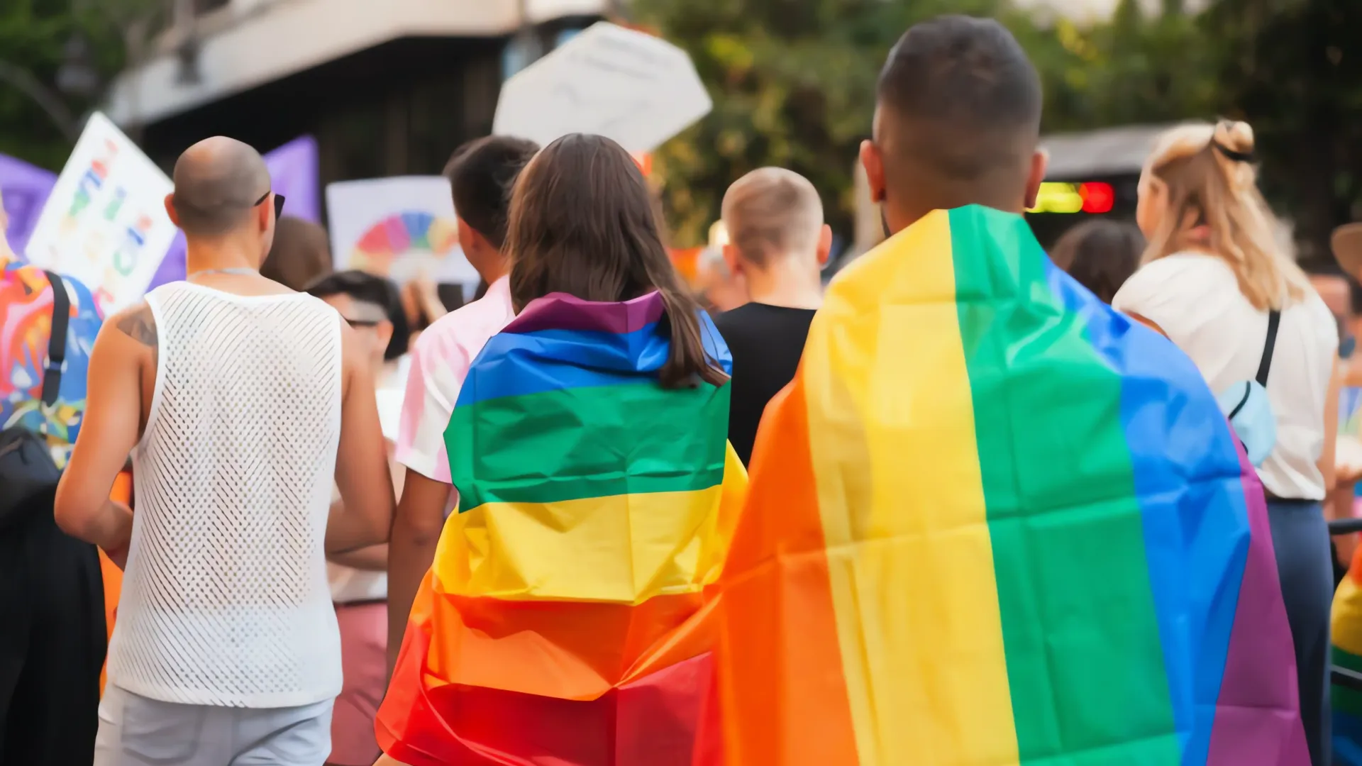 Discriminación y violencia: Comunidad LGBTTTIQ+ protesta en el congreso CDMX