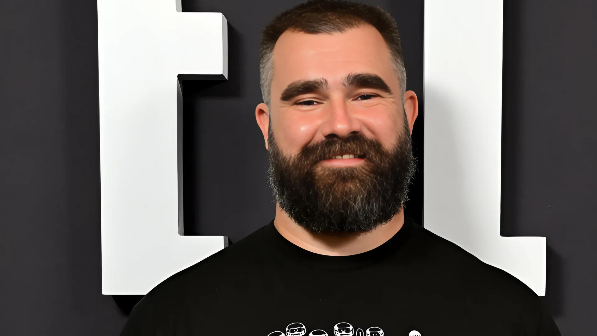 ¿Por qué los Pantalones Viajeros son TAN Importantes? El Misterio que Jason Kelce No Entendía