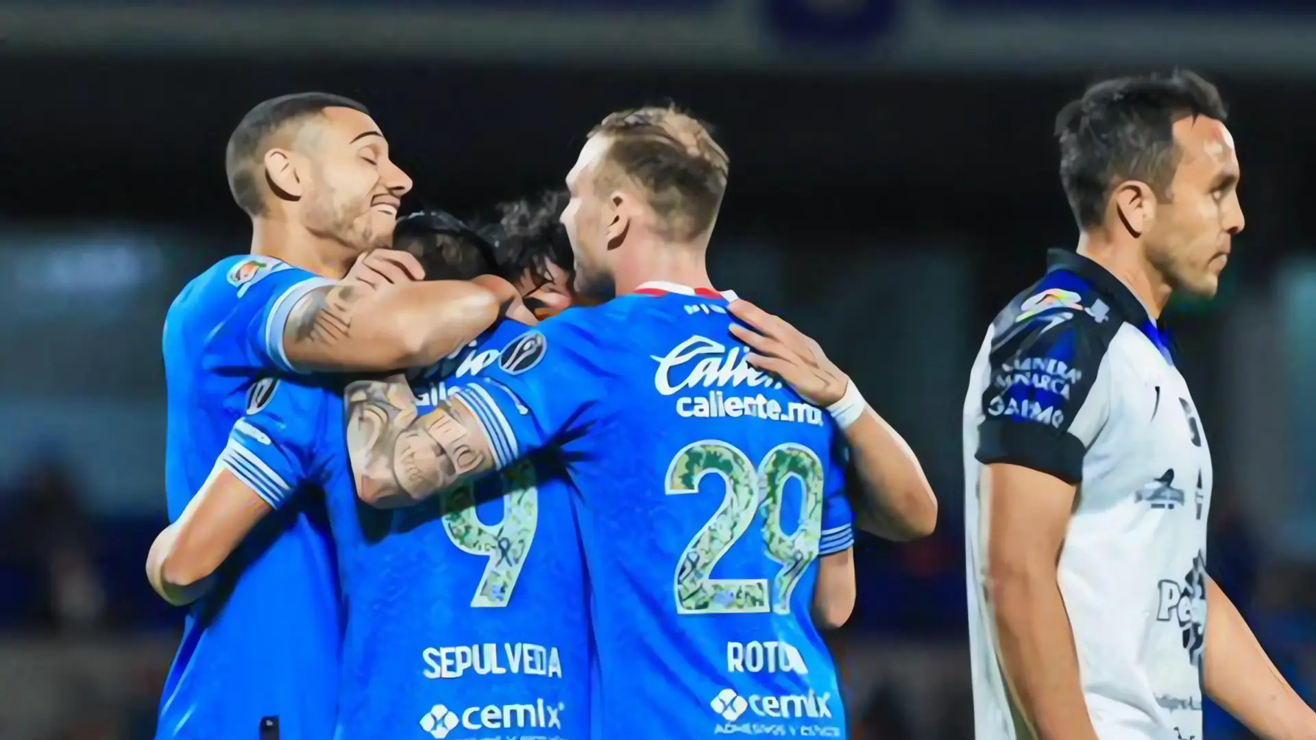 Cruz Azul vence 1-0 con gol agónico en el Olímpico Universitario