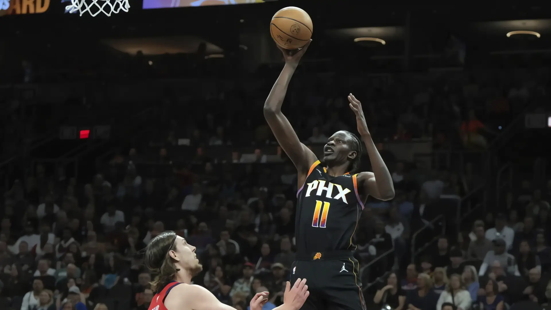 Suns vencen a Pelicans en emocionante partido NBA