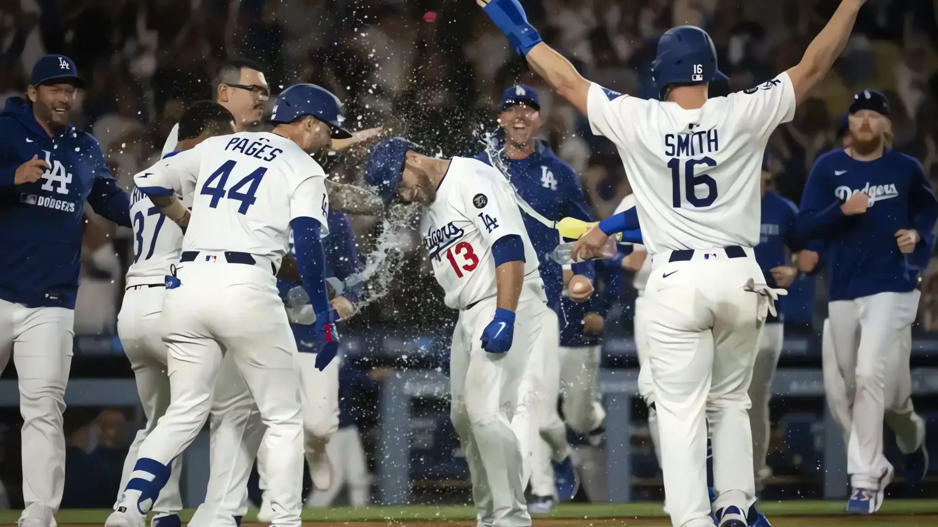 Dodgers vencen 4-3 a Diamondbacks en juego dramático