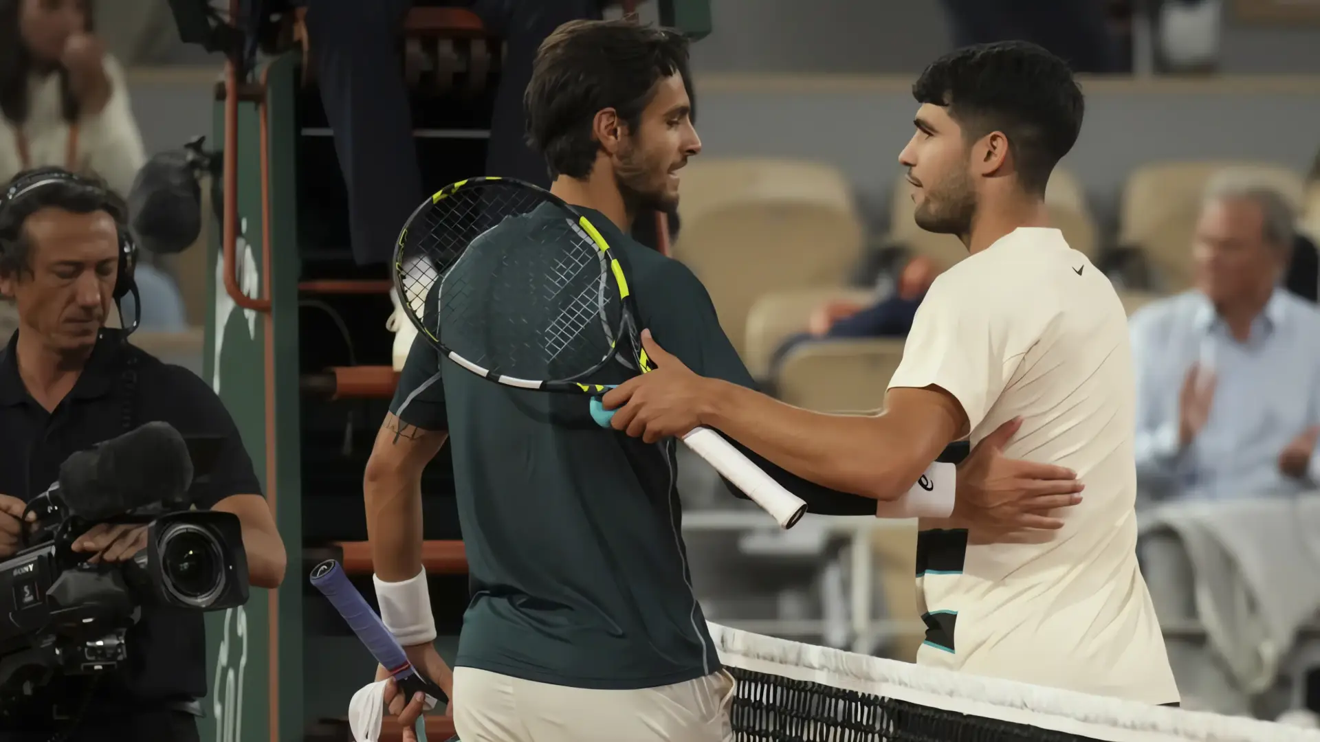 Alcaraz a la final de Roland Garros tras retiro de Musetti