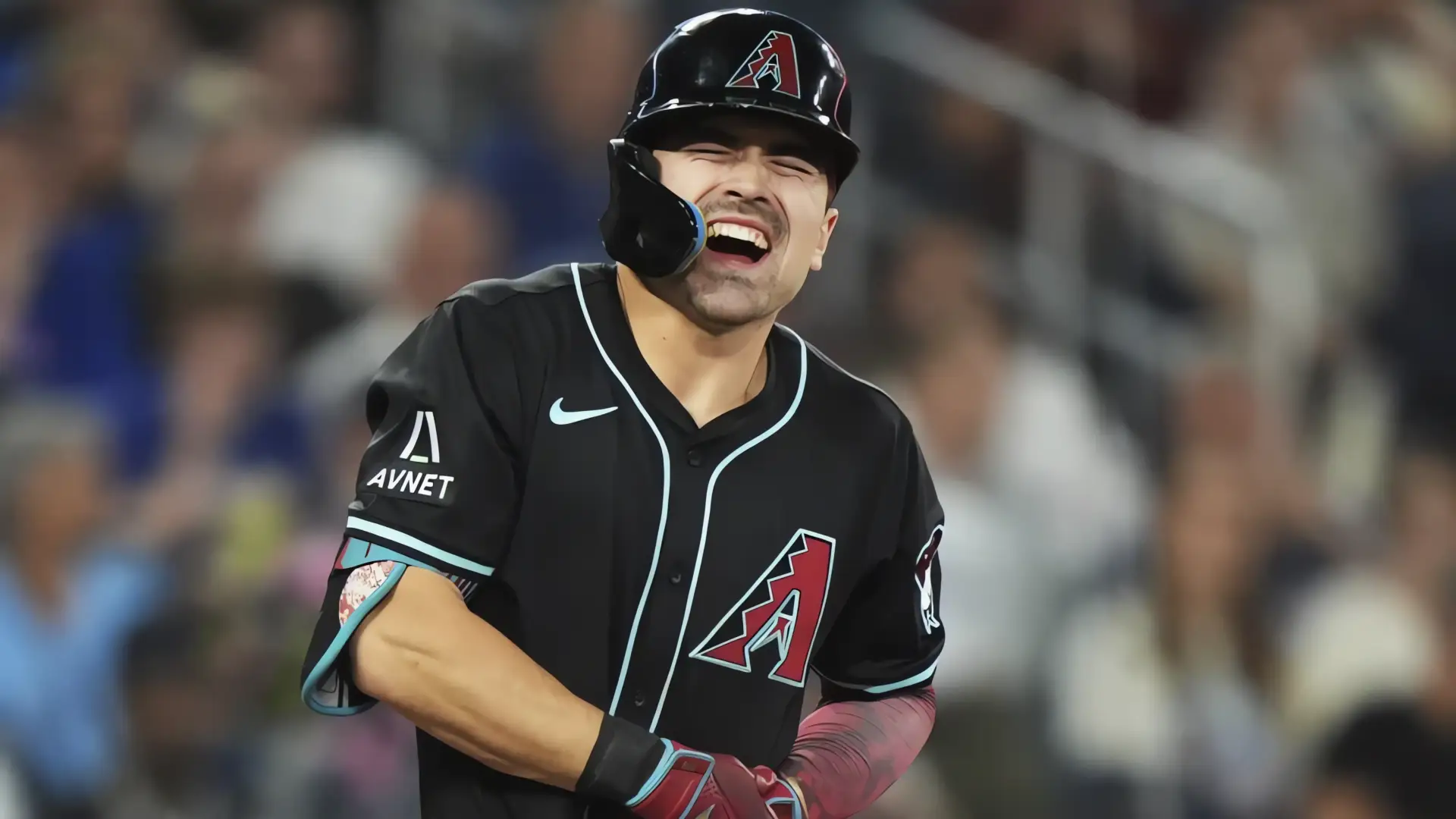 CARROLL FRACURA DE VIRUTA, DIAMONDBACKS EN CRISIS