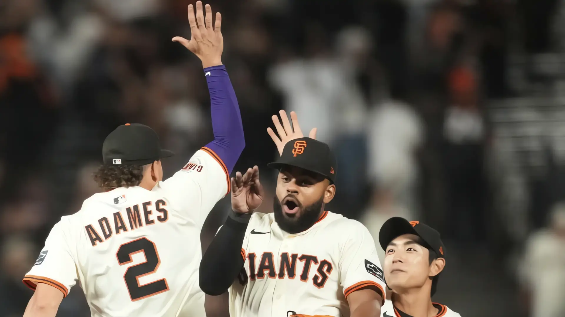Gigantes arrasan con 11-5 y mantienen viva la esperanza postempora