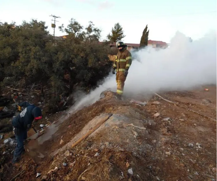 Apagan incendio en barranco de Cananea