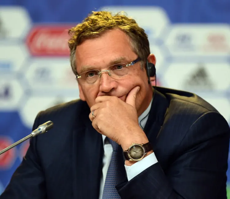 Amplía la FIFA  castigo a Valcke