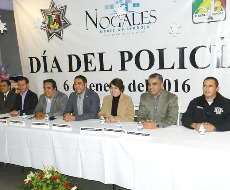 Reconocen empresarios  desempeño de policías