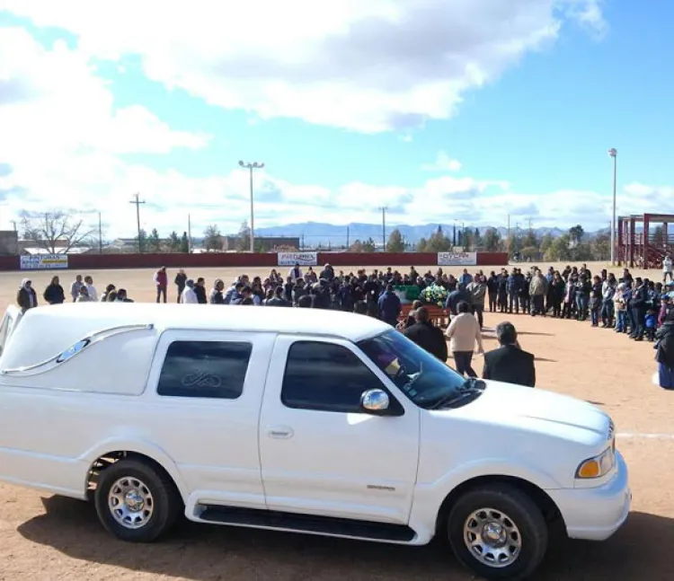 Sepultan y despiden con  honores a deportista local