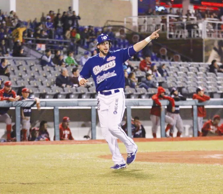 Yaquis toman  a Alex Liddi