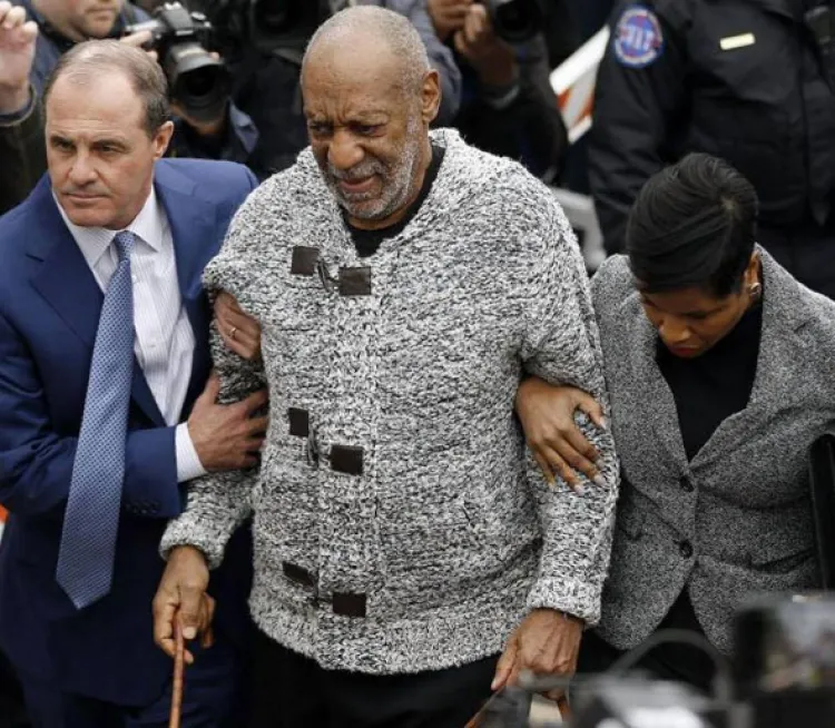 Bill Cosby llega a juzgado para audiencia  por abuso sexual