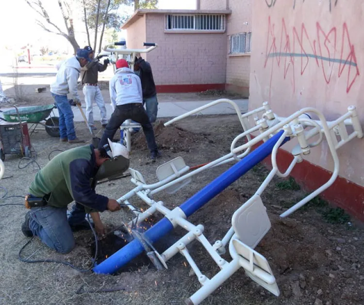 Quitan aparatos de la Unidad Deportiva