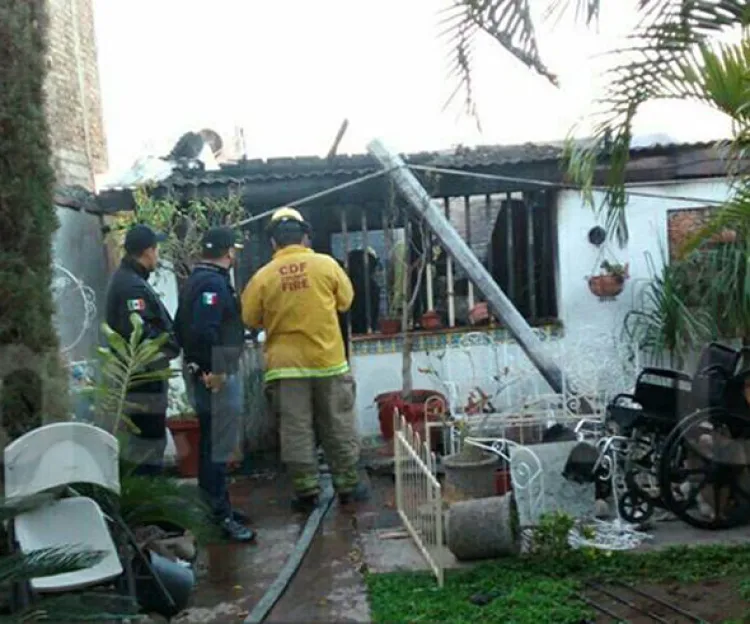 Muere hombre tras incendiarse su cas