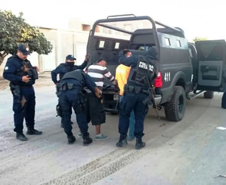 Cae ‘tirador’ con mil porciones de drogas