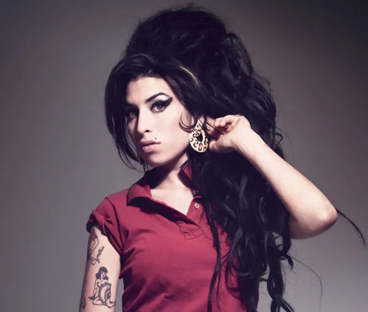 Padre de Amy Winehouse contra documental ganador del Oscar