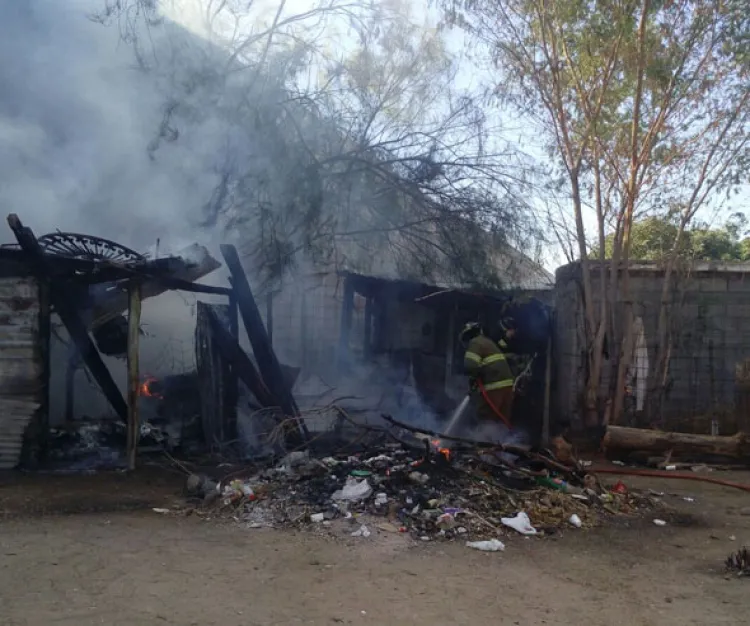 Auxilia Policía de Proximidad Ciudadana en incendio