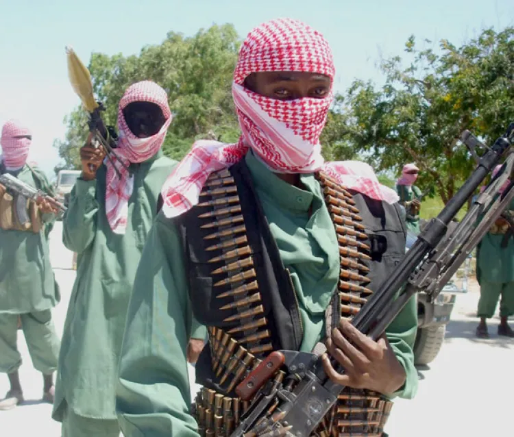 Terroristas atacan filial de Al Qaeda