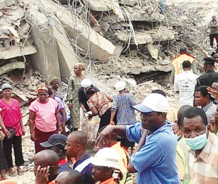Derrumbe de edificio  en Nigeria deja al  menos 30 muertos