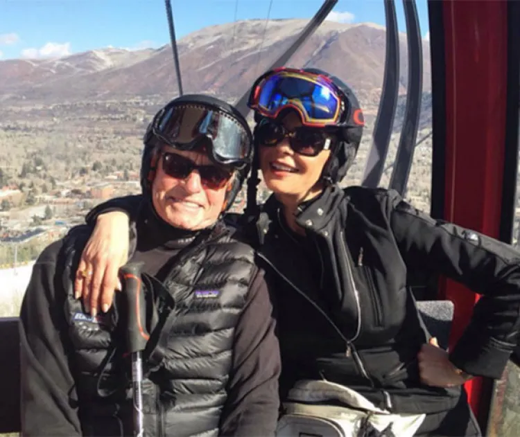 Michael Douglas ‘resucita’  esquiando en Aspen