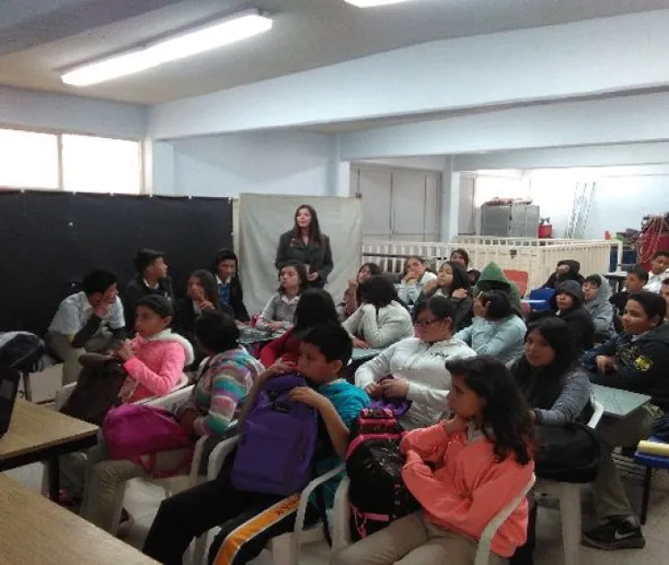 Lleva Centro de  Integración Juvenil pláticas a secundaria