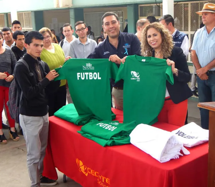 Apoya Municipio a alumnos deportistas del Cecytes I