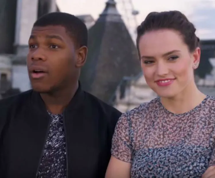 Daisy Ridley y John Boyega rapean acerca de Star Wars