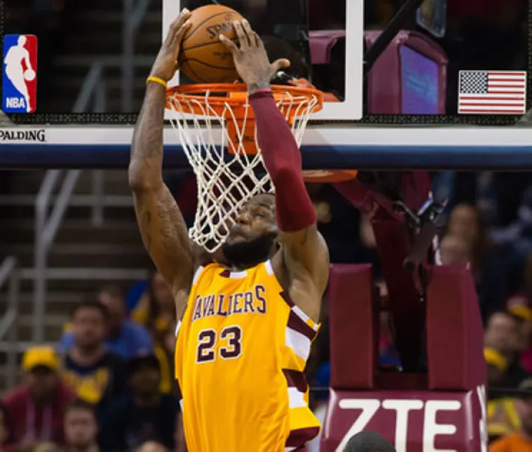 Cavs amarra , LeBron encesta 34