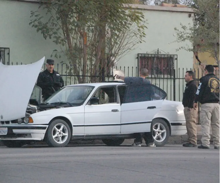 Recupera PEI autos con reporte de robo durante operativos