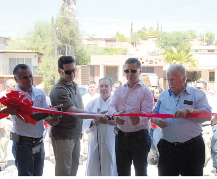 Inaugura Coca Cola Expendio del Ensueño